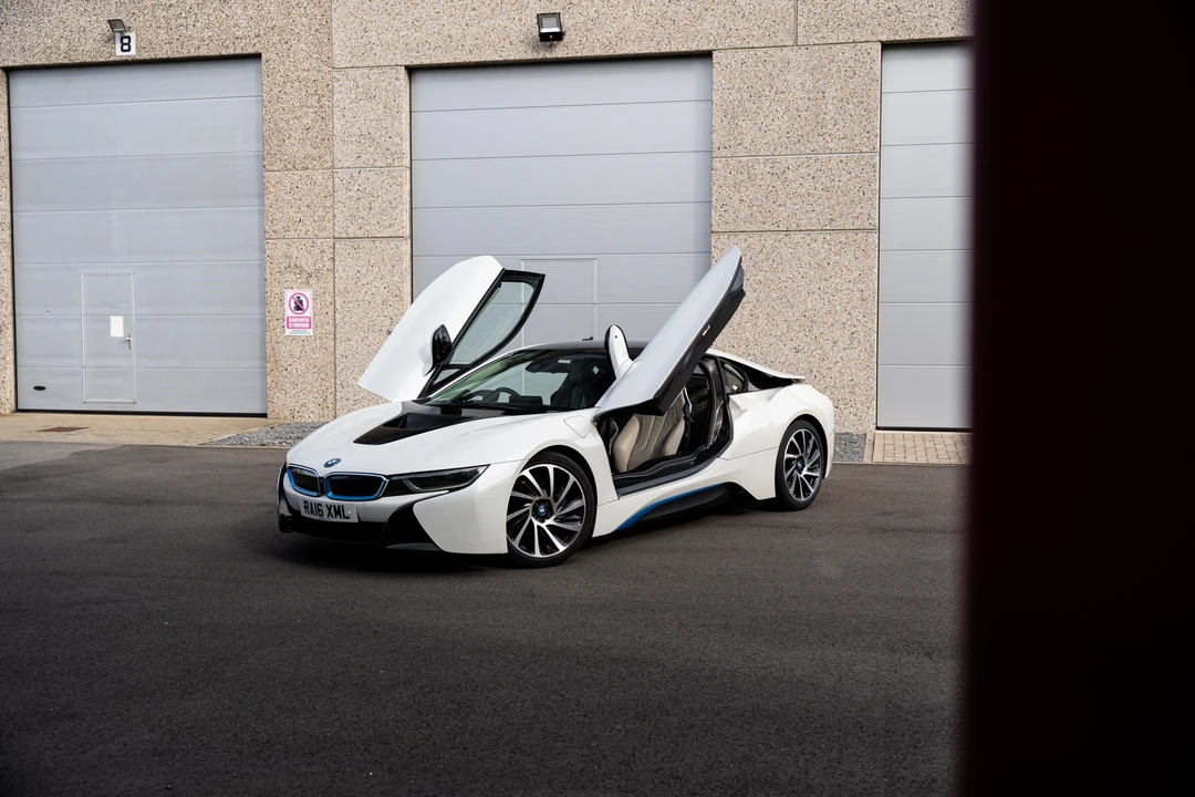 2016 BMW i8 - Image 11 of 31