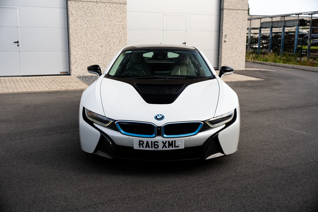 2016 BMW i8 - Image 2 of 31