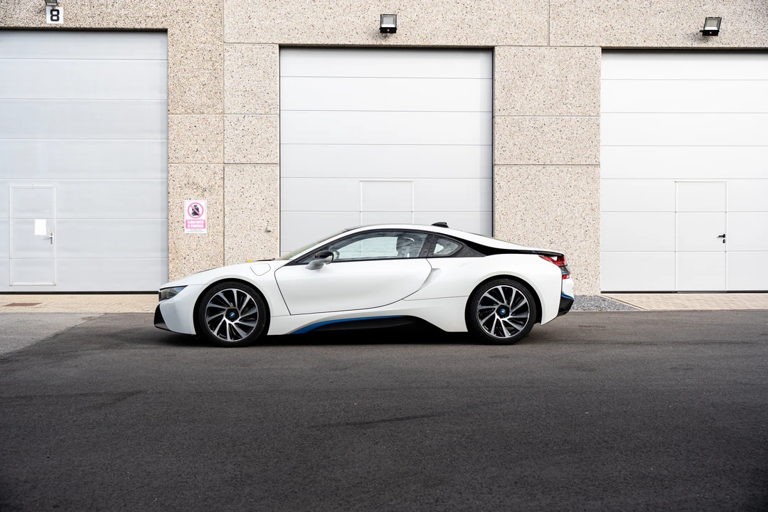 2016 BMW i8 - Image 8 of 31