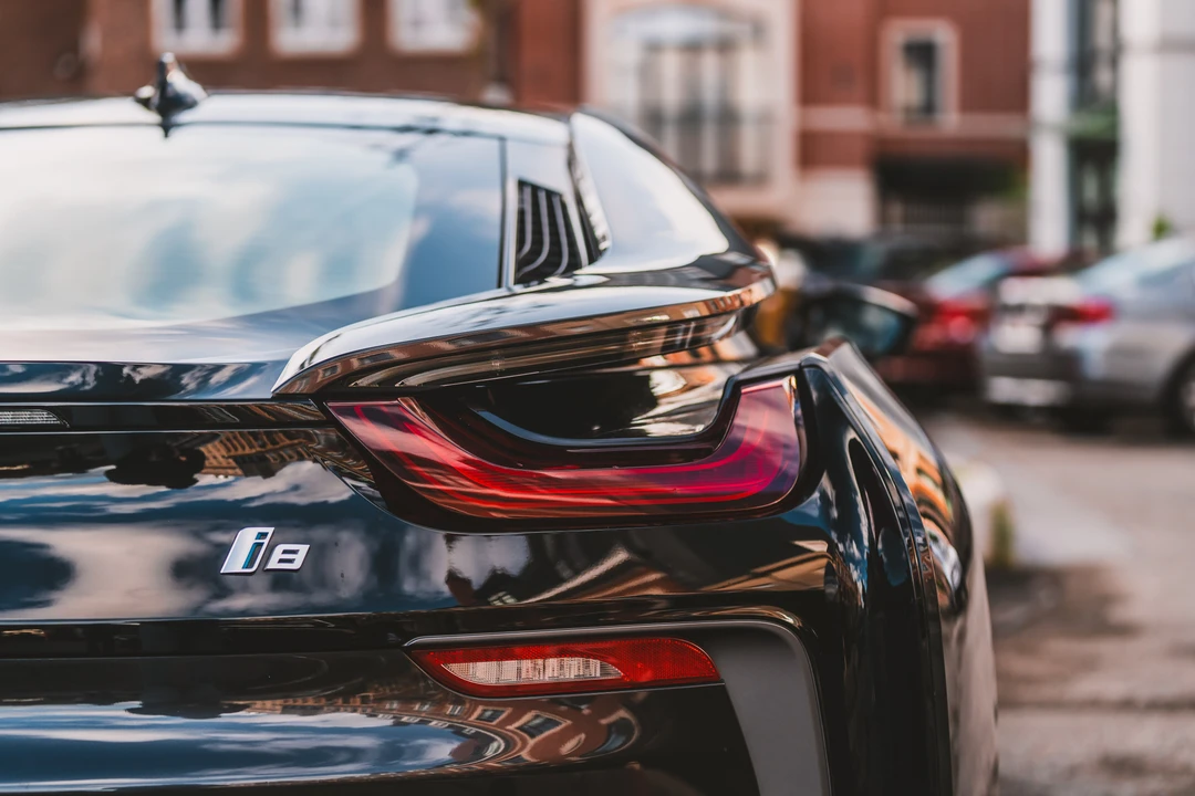 2016 BMW i8 - Image 14 of 31