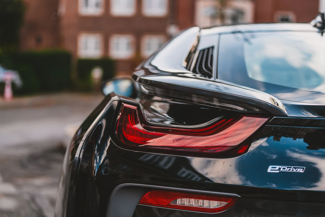 2016 BMW i8 - Image 15 of 31