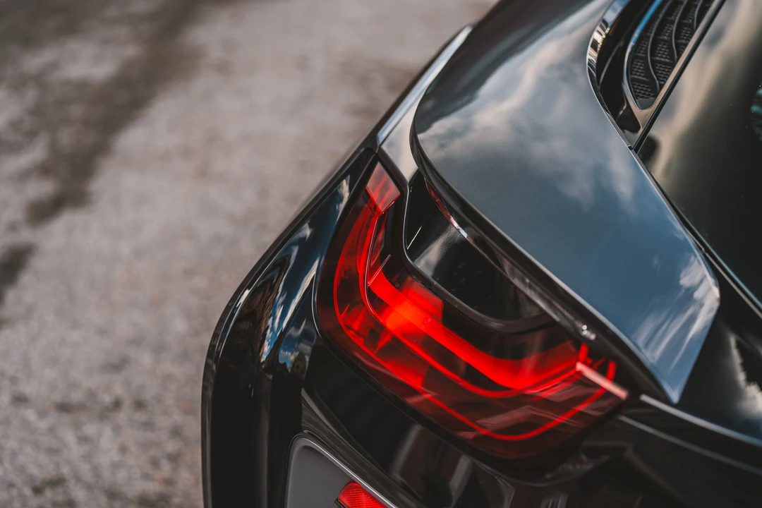 2016 BMW i8 - Image 17 of 31