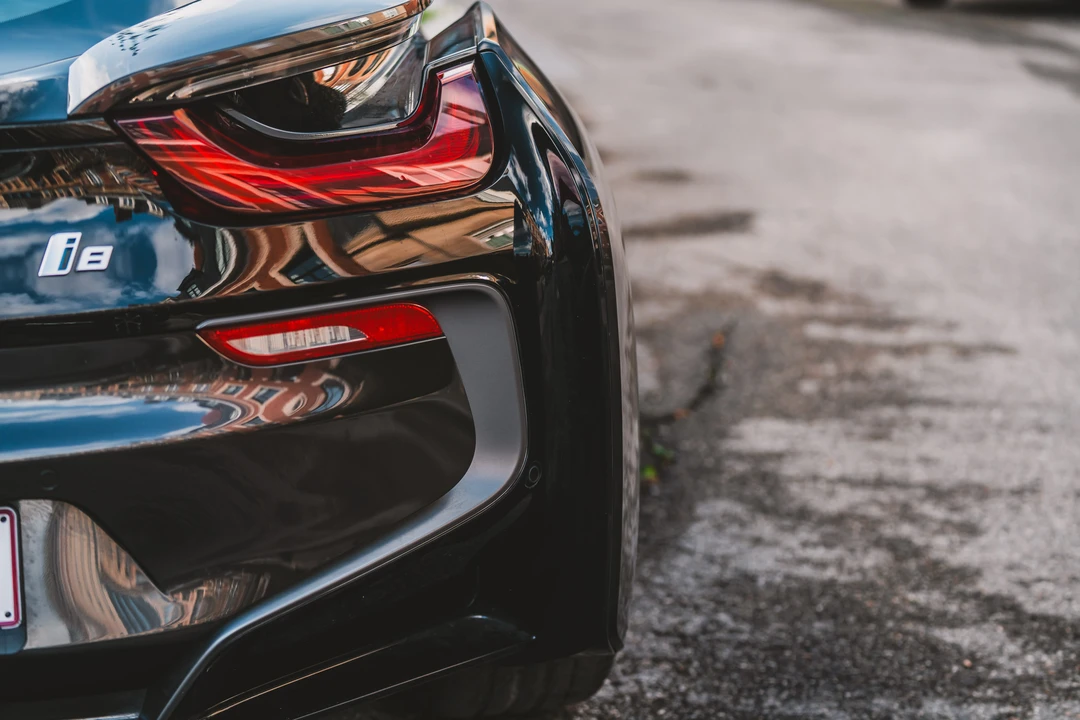 2016 BMW i8 - Image 25 of 31