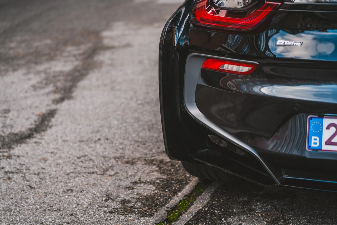 2016 BMW i8 - Image 27 of 31