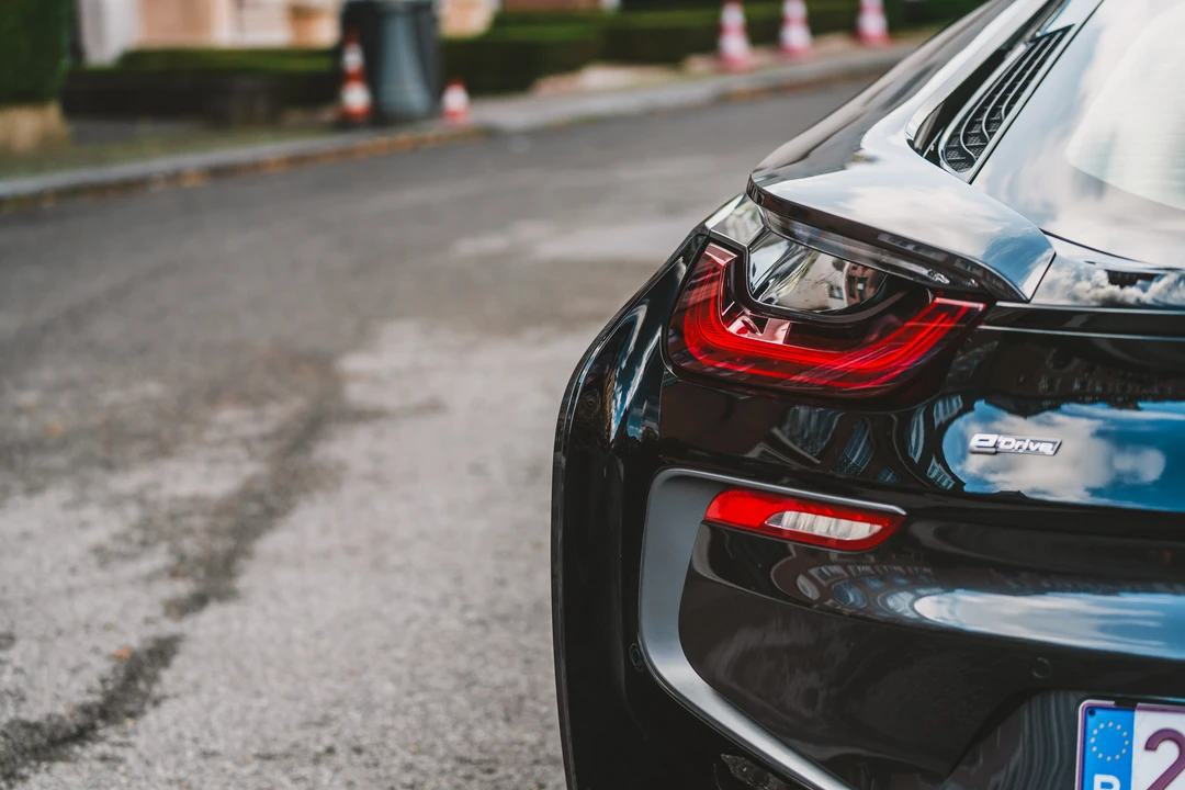 2016 BMW i8 - Image 28 of 31
