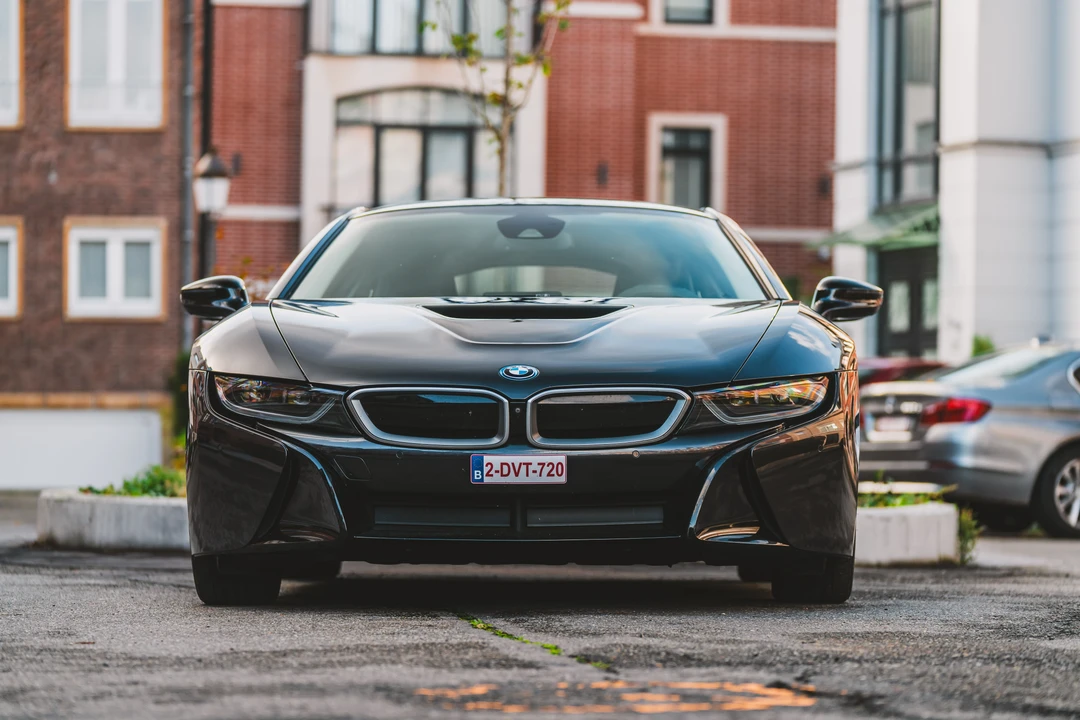 2016 BMW i8 - Image 2 of 31