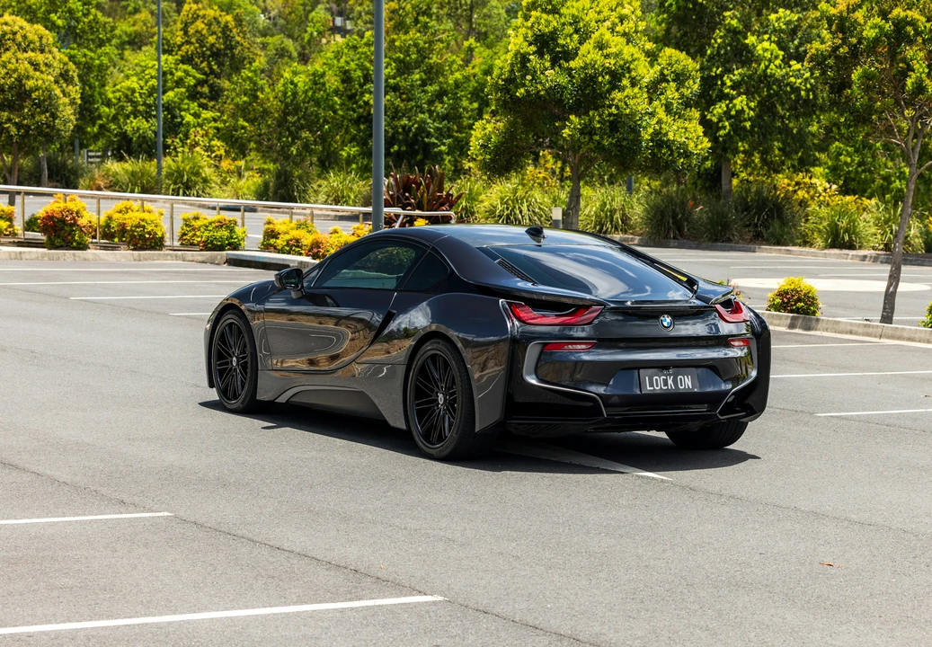 2016 BMW i8 - Image 15 of 21