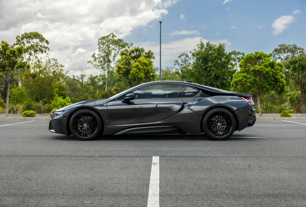 2016 BMW i8 - Image 16 of 21