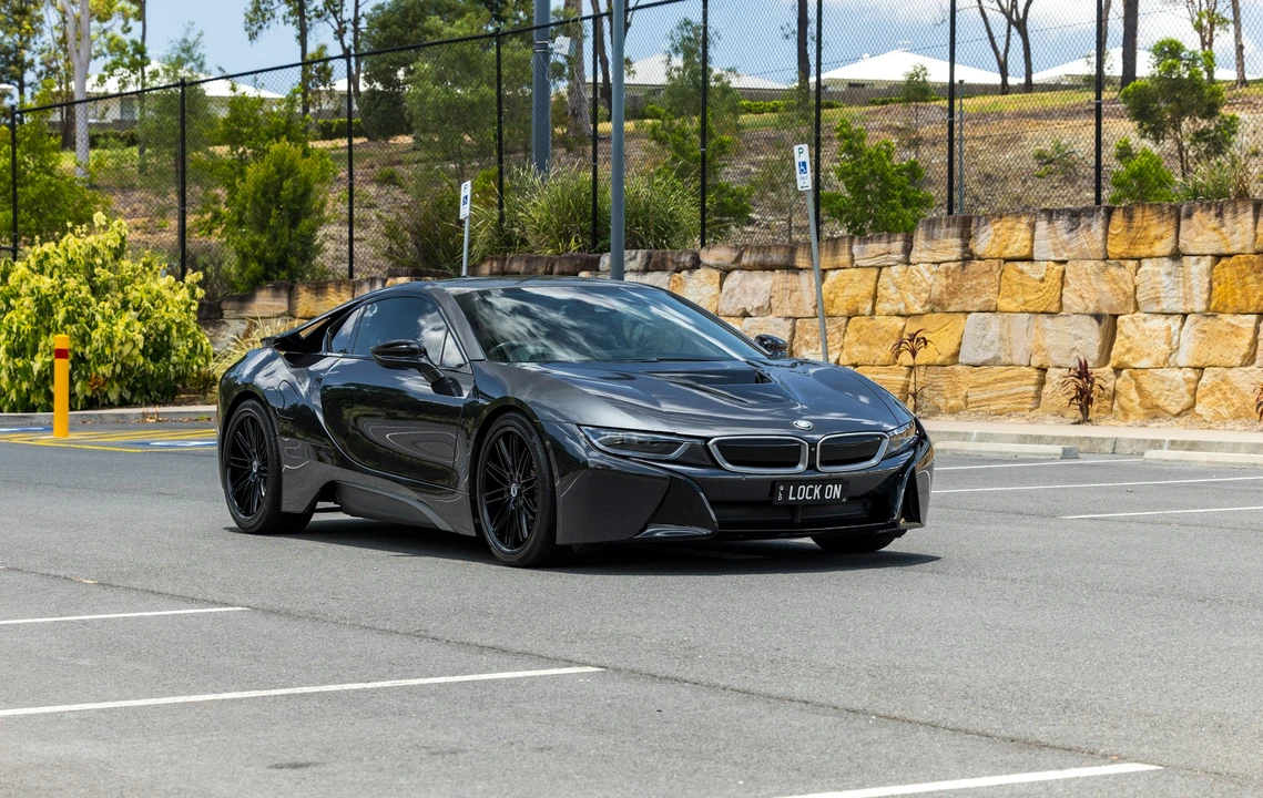 2016 BMW i8 - Image 11 of 21