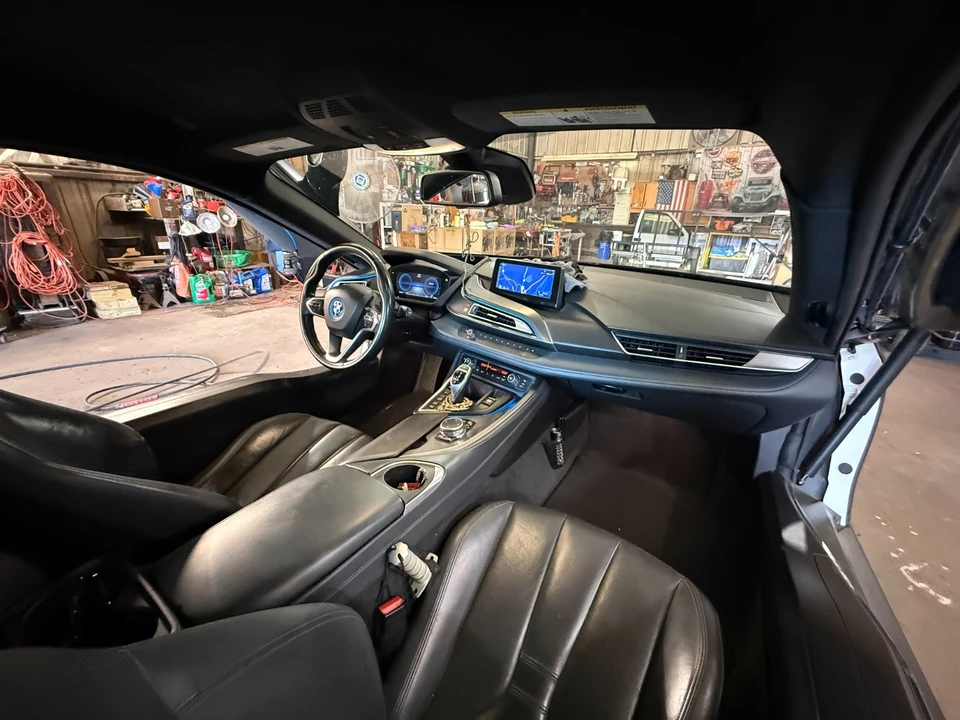 2016 BMW i8 - Image 6 of 15