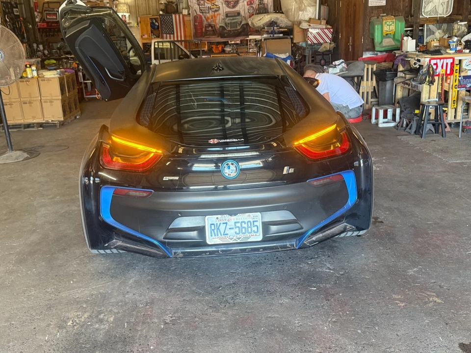 2016 BMW i8 - Image 9 of 15