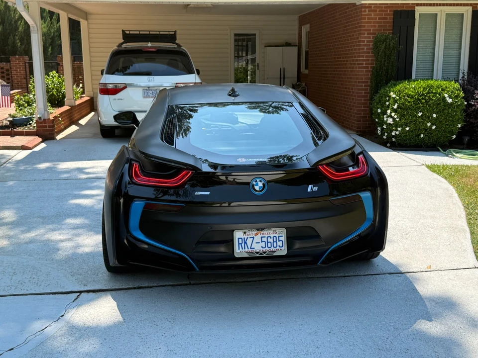 2016 BMW i8 - Image 4 of 15