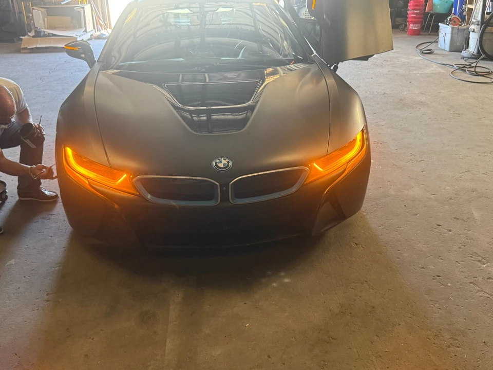 2016 BMW i8 - Image 7 of 15