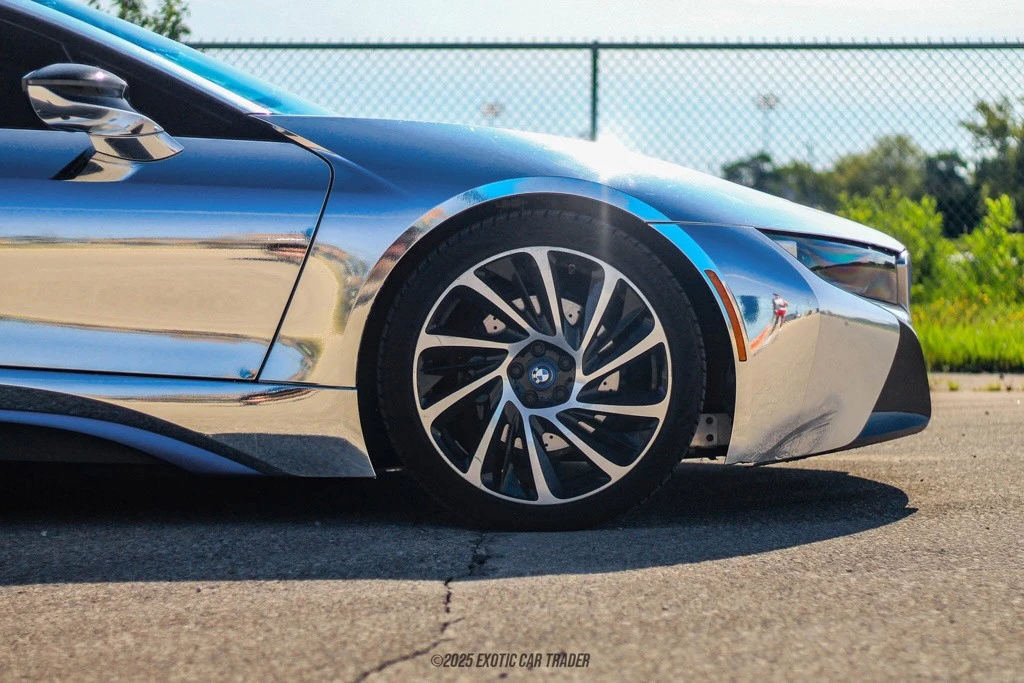 2016 BMW i8 - Image 11 of 12