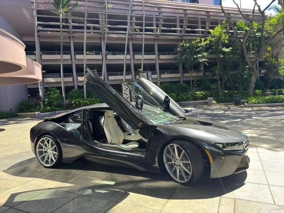 2016 BMW i8 - Image 2 of 21