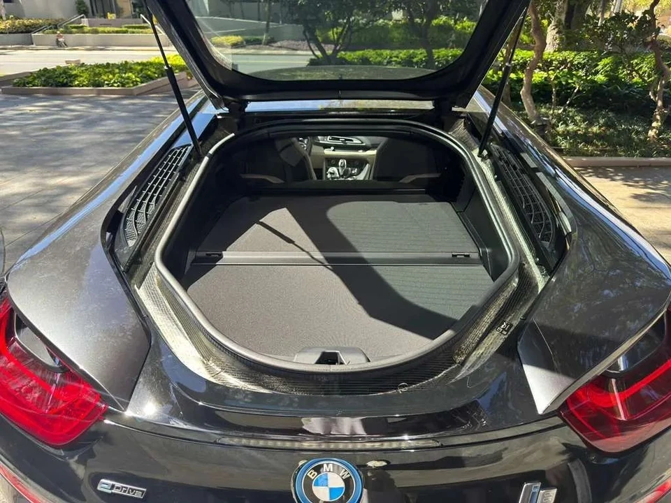 2016 BMW i8 - Image 12 of 21
