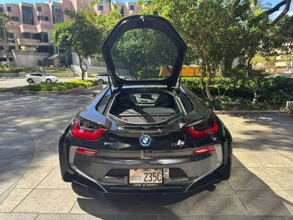 2016 BMW i8 - Image 11 of 21
