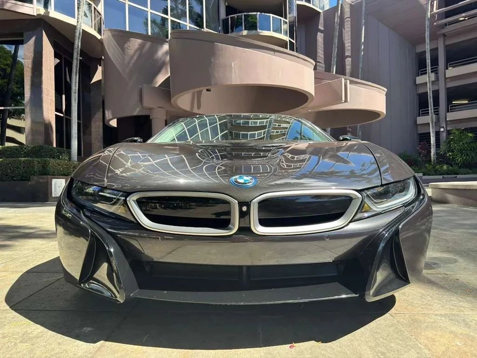 2016 BMW i8 - Image 19 of 21