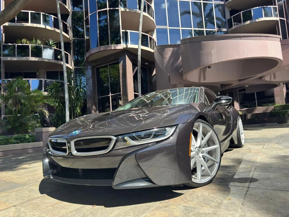 2016 BMW i8 - Image 15 of 21