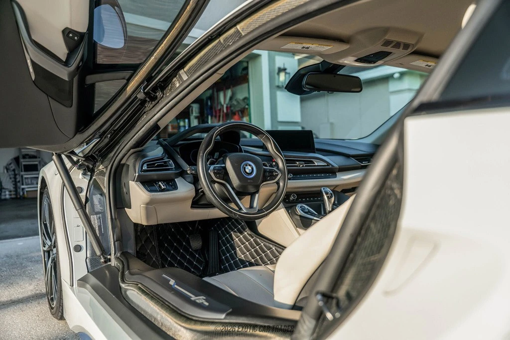 2016 BMW i8 - Image 14 of 21