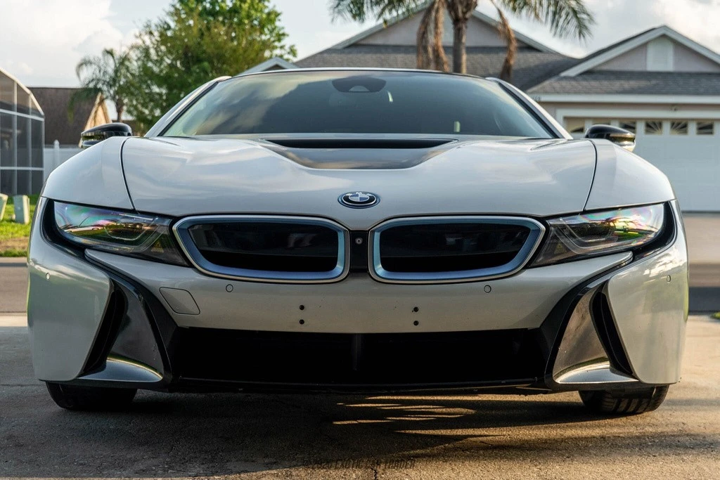 2016 BMW i8 - Image 11 of 21