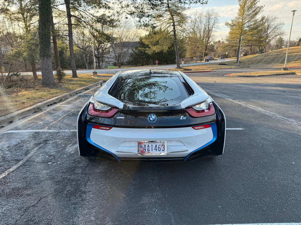 2016 BMW i8 - Image 11 of 31