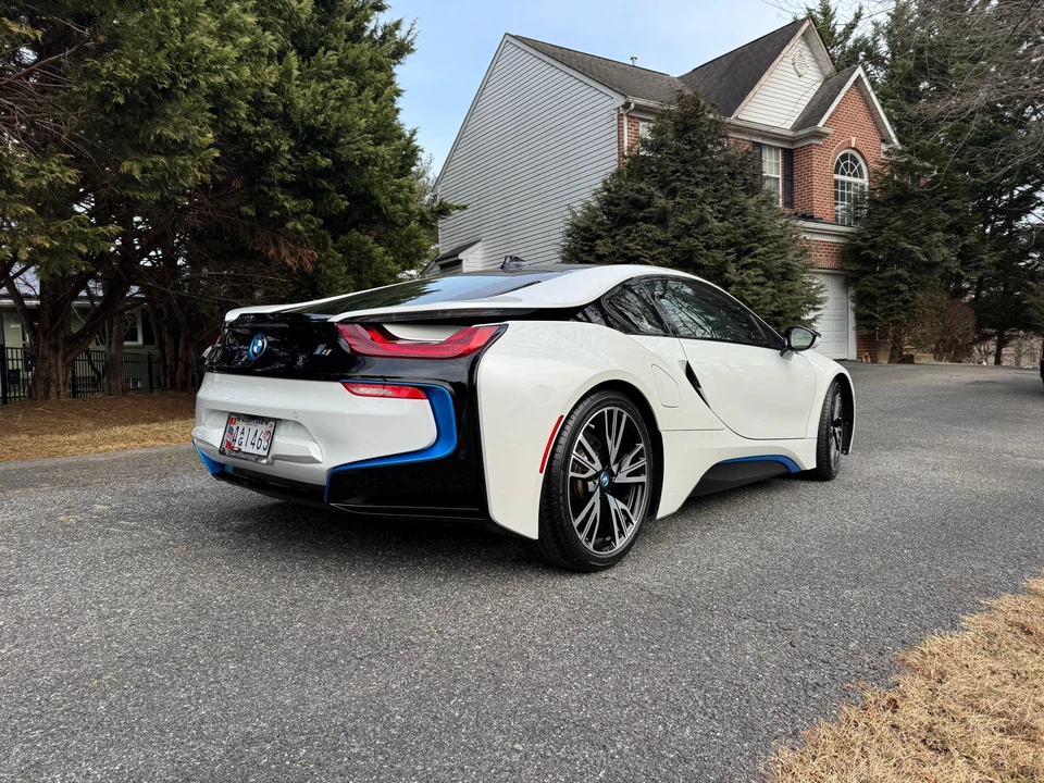 2016 BMW i8 - Image 14 of 31