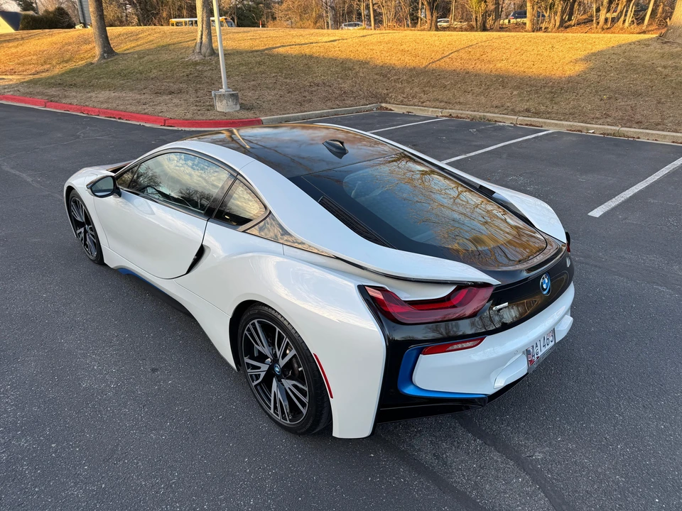 2016 BMW i8 - Image 10 of 31