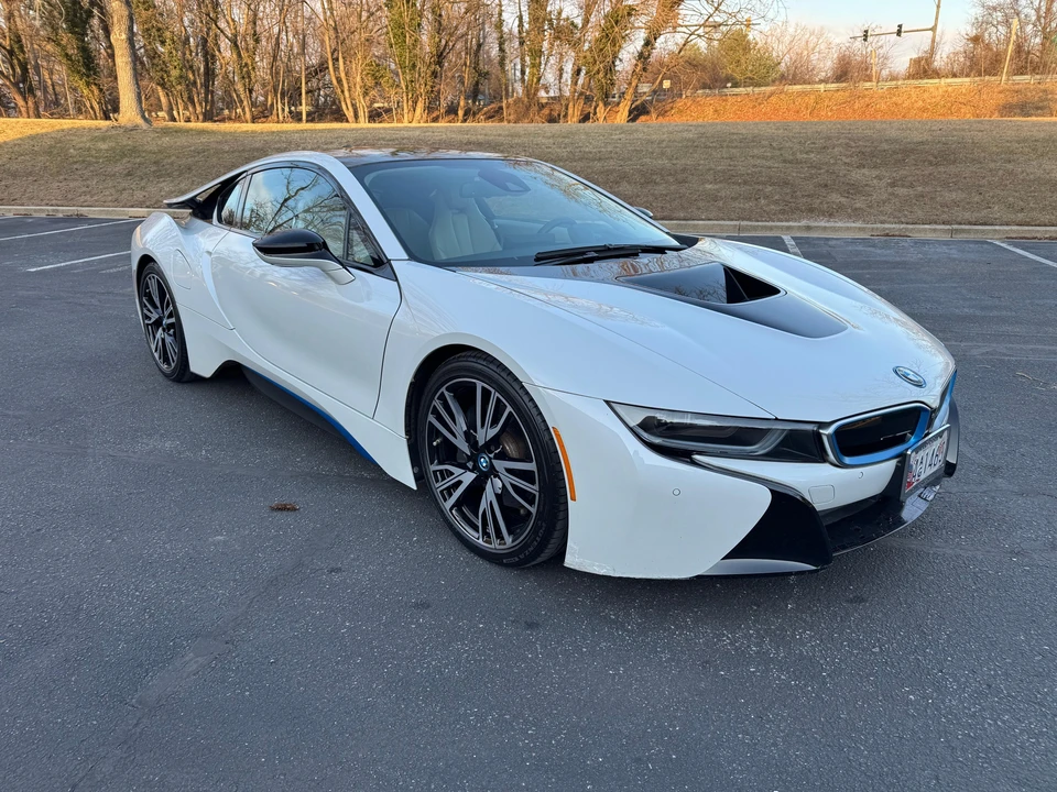 2016 BMW i8 - Image 17 of 31