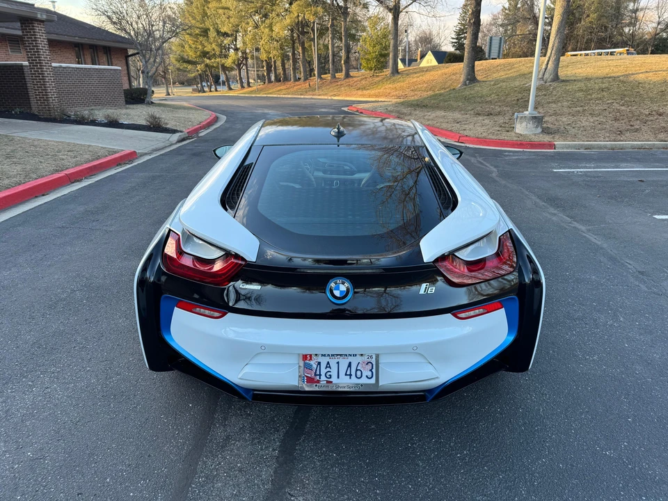 2016 BMW i8 - Image 12 of 31