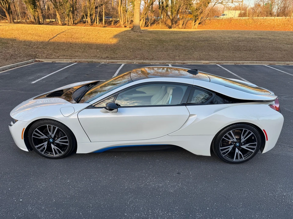 2016 BMW i8 - Image 9 of 31