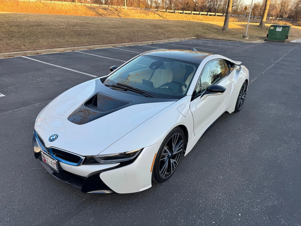 2016 BMW i8 - Image 8 of 31