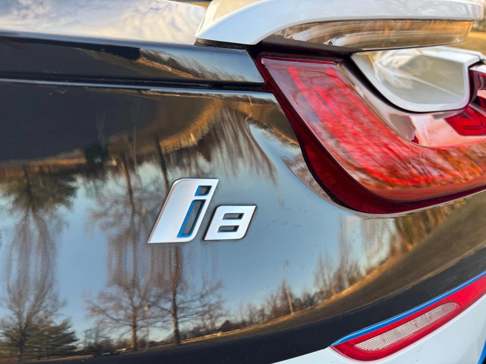 2016 BMW i8 - Image 27 of 31