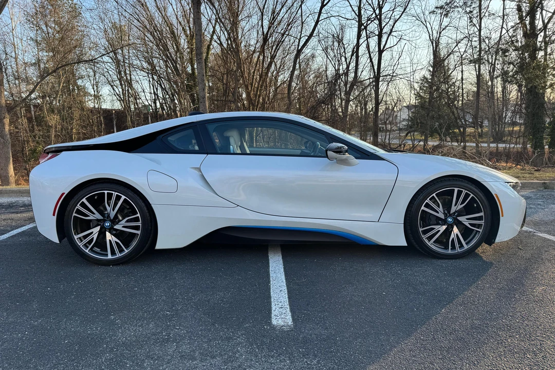 2016 BMW i8 - Image 3 of 31