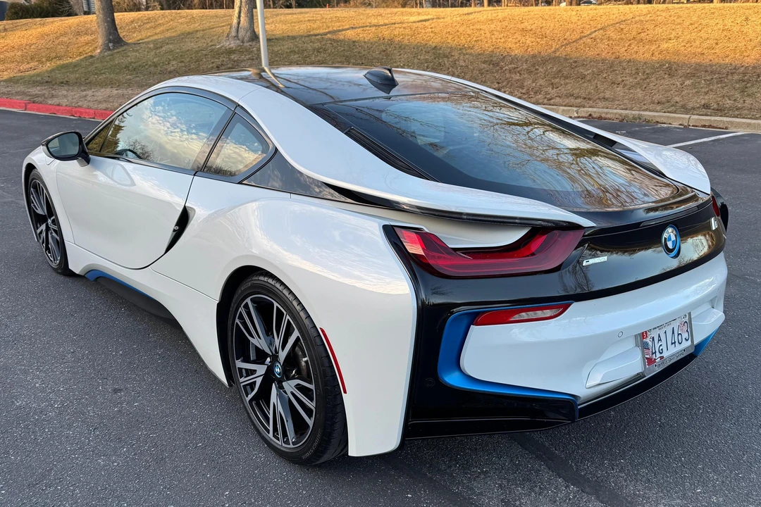 2016 BMW i8 - Image 4 of 31