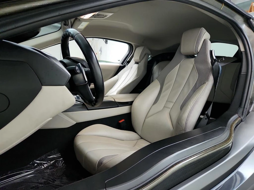2016 BMW i8 - Image 14 of 21