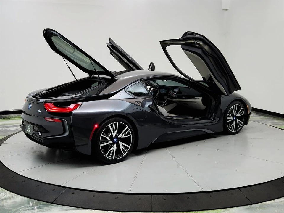 2016 BMW i8 - Image 11 of 21