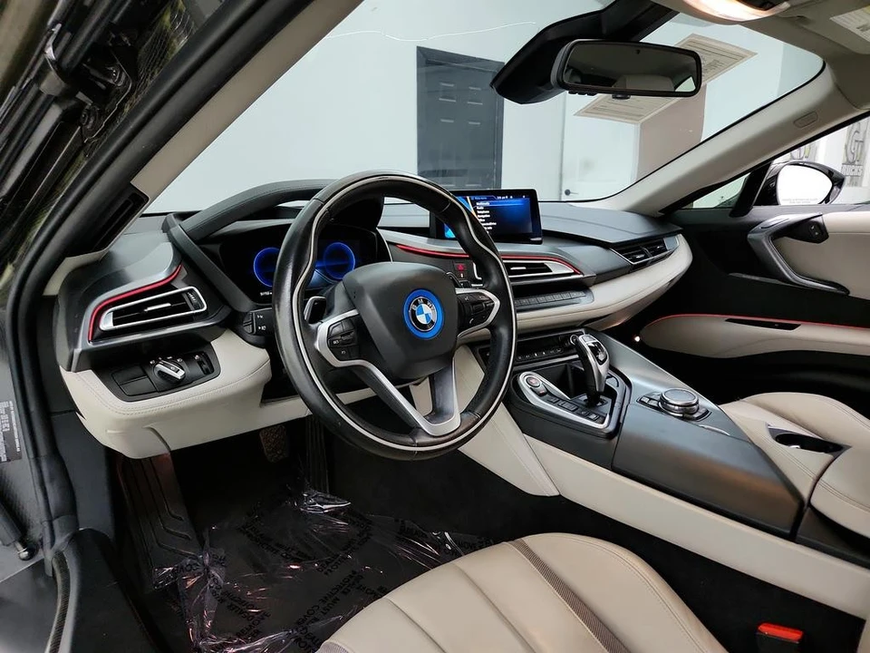 2016 BMW i8 - Image 13 of 21
