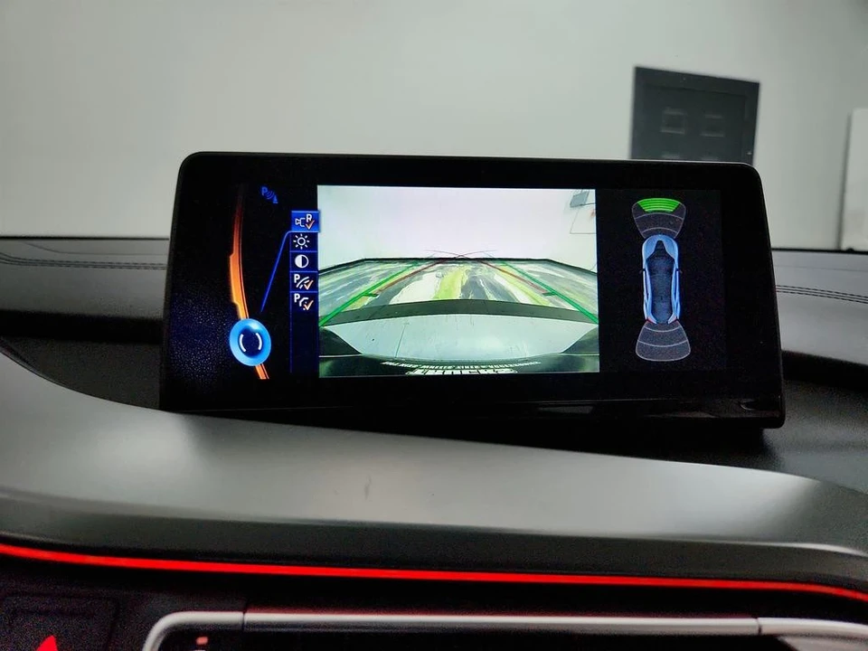 2016 BMW i8 - Image 19 of 21