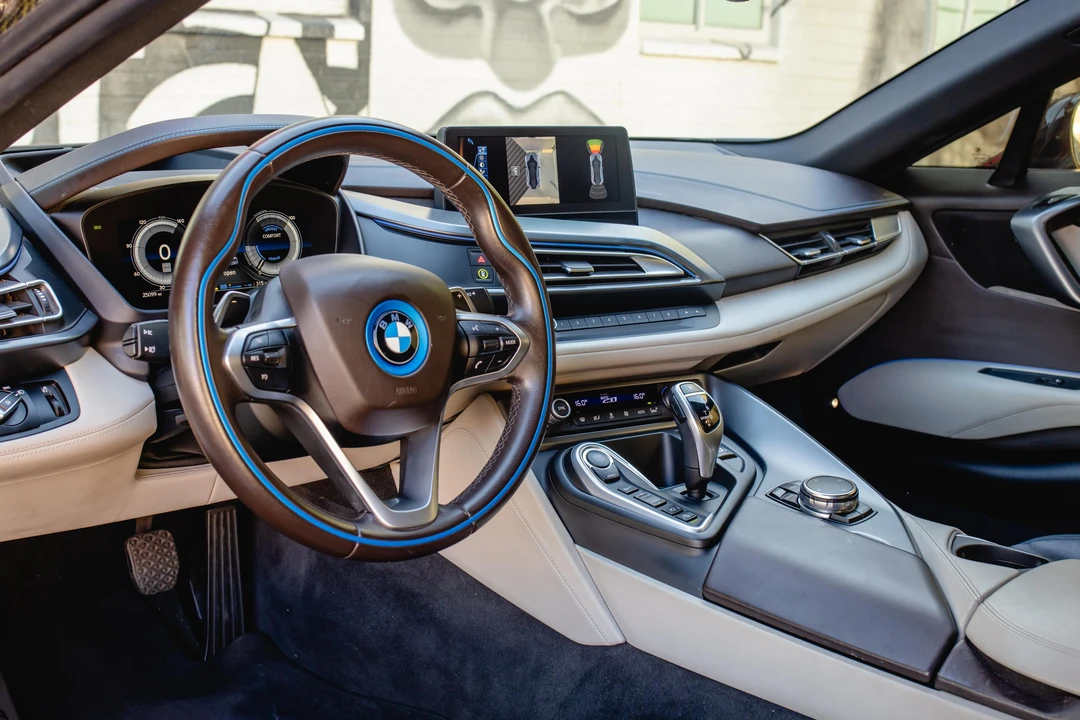 2016 BMW i8 - Image 21 of 24