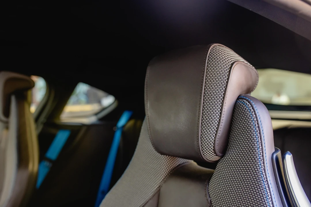 2016 BMW i8 - Image 16 of 24