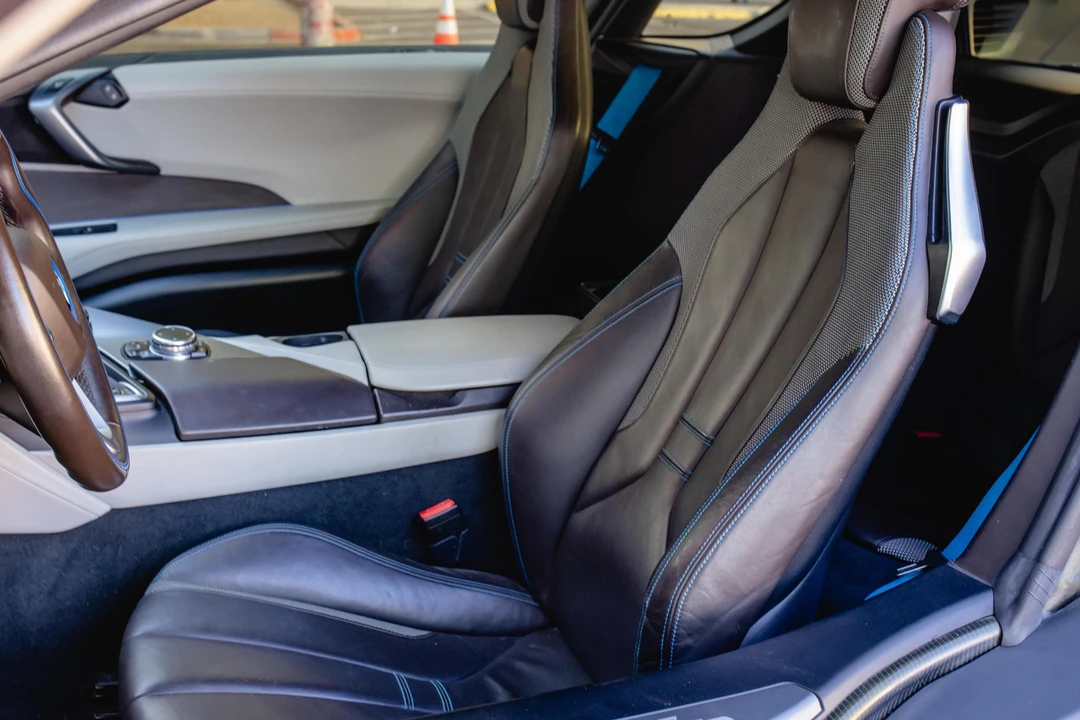 2016 BMW i8 - Image 12 of 24