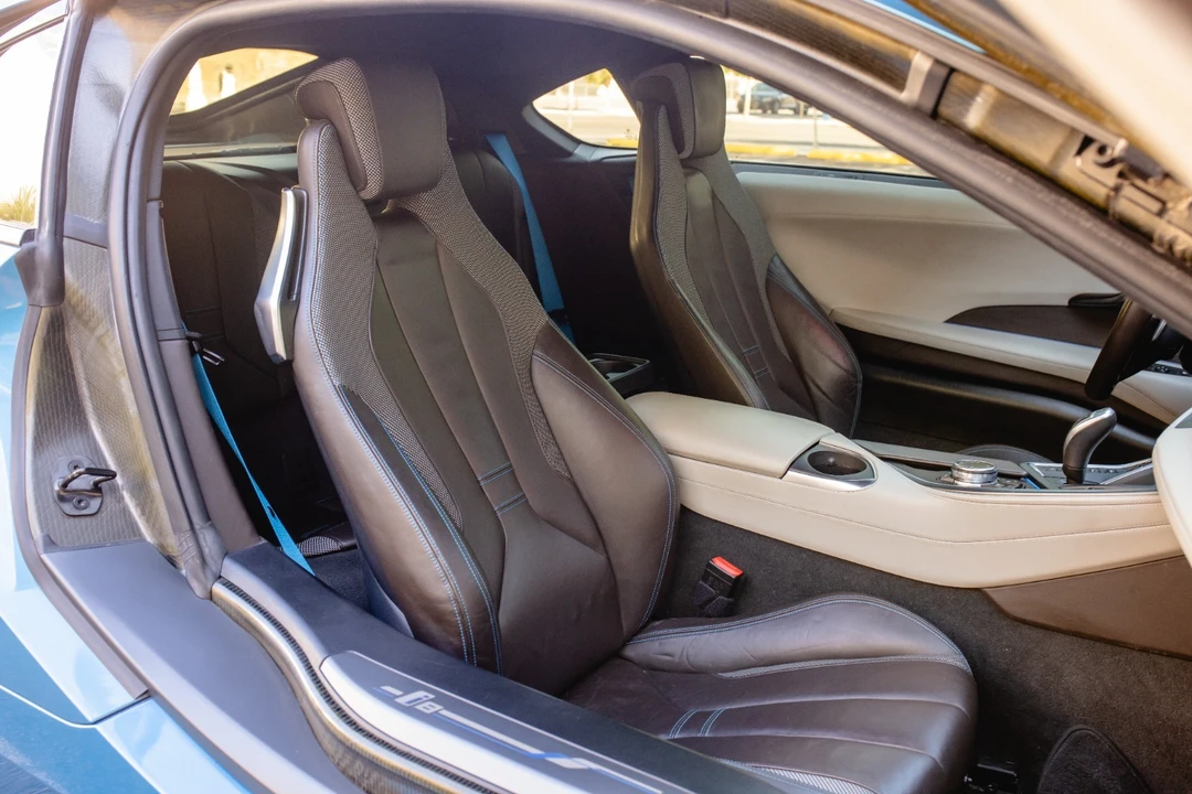 2016 BMW i8 - Image 16 of 21