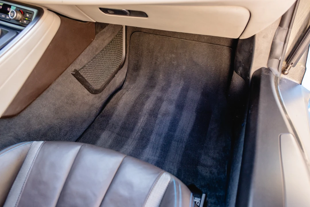 2016 BMW i8 - Image 17 of 21
