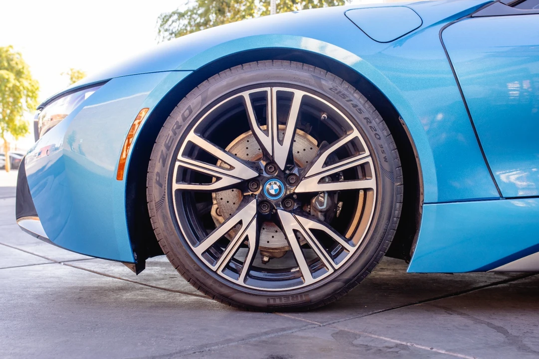 2016 BMW i8 - Image 13 of 21