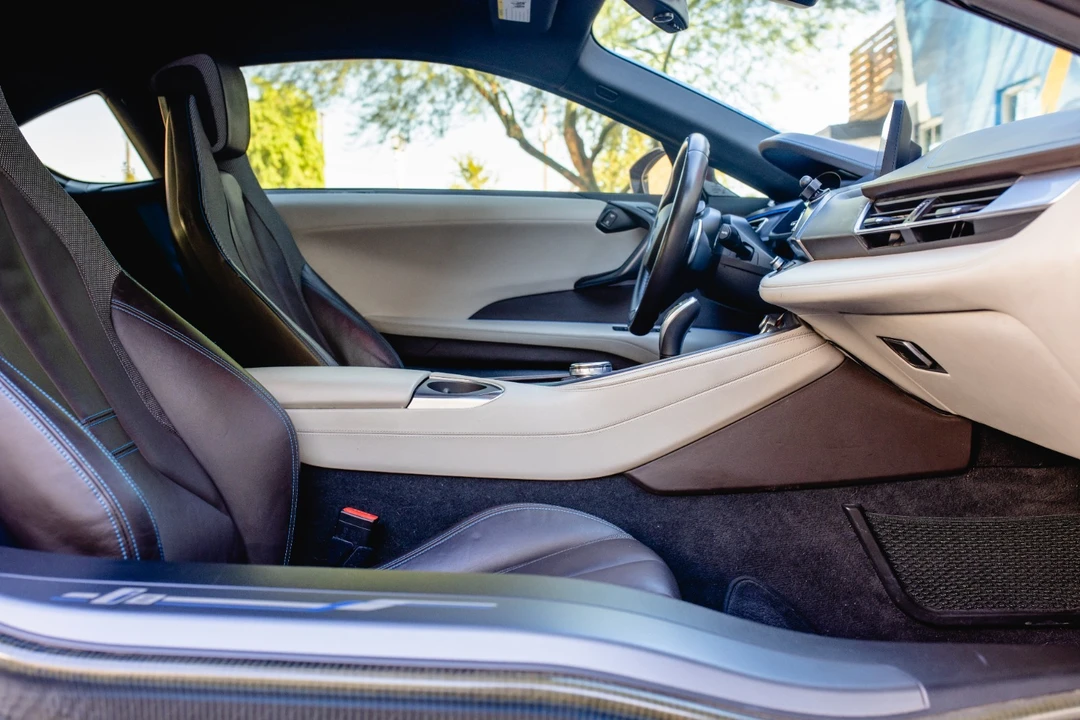 2016 BMW i8 - Image 15 of 21