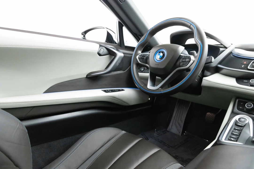 2016 BMW i8 - Image 14 of 21