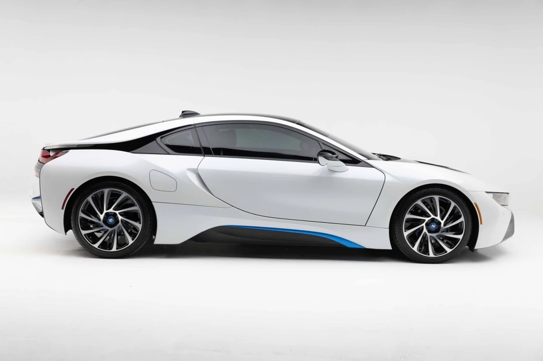 2016 BMW i8 - Image 15 of 21