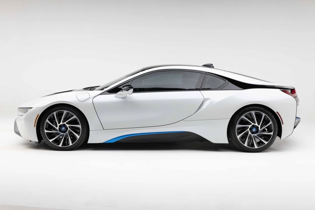 2016 BMW i8 - Image 17 of 21