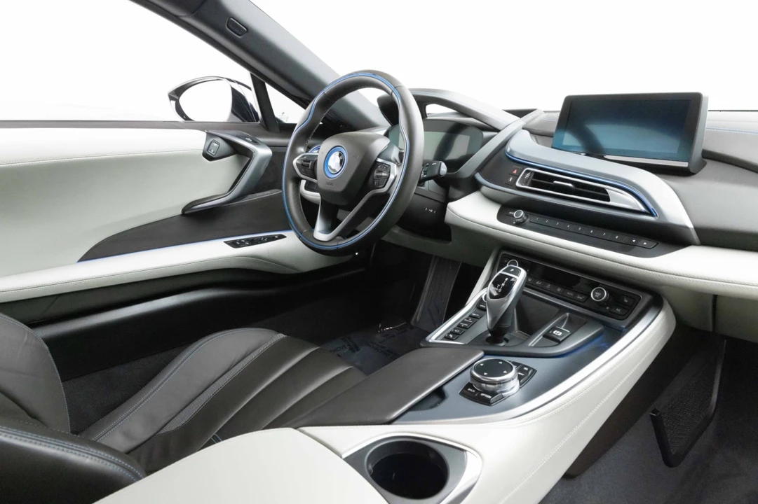 2016 BMW i8 - Image 10 of 21